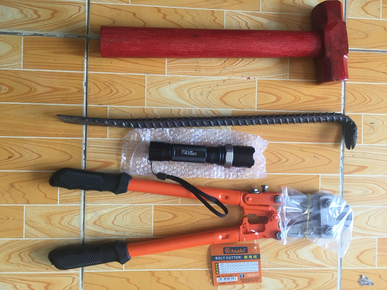 BỘ DỤNG CỤ PHÁ VỠ THOÁT HIỂM